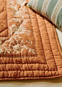 Sezane Les Tissus|Courtepointe Brodée Terracota - Broderies Fleurs Ecrues