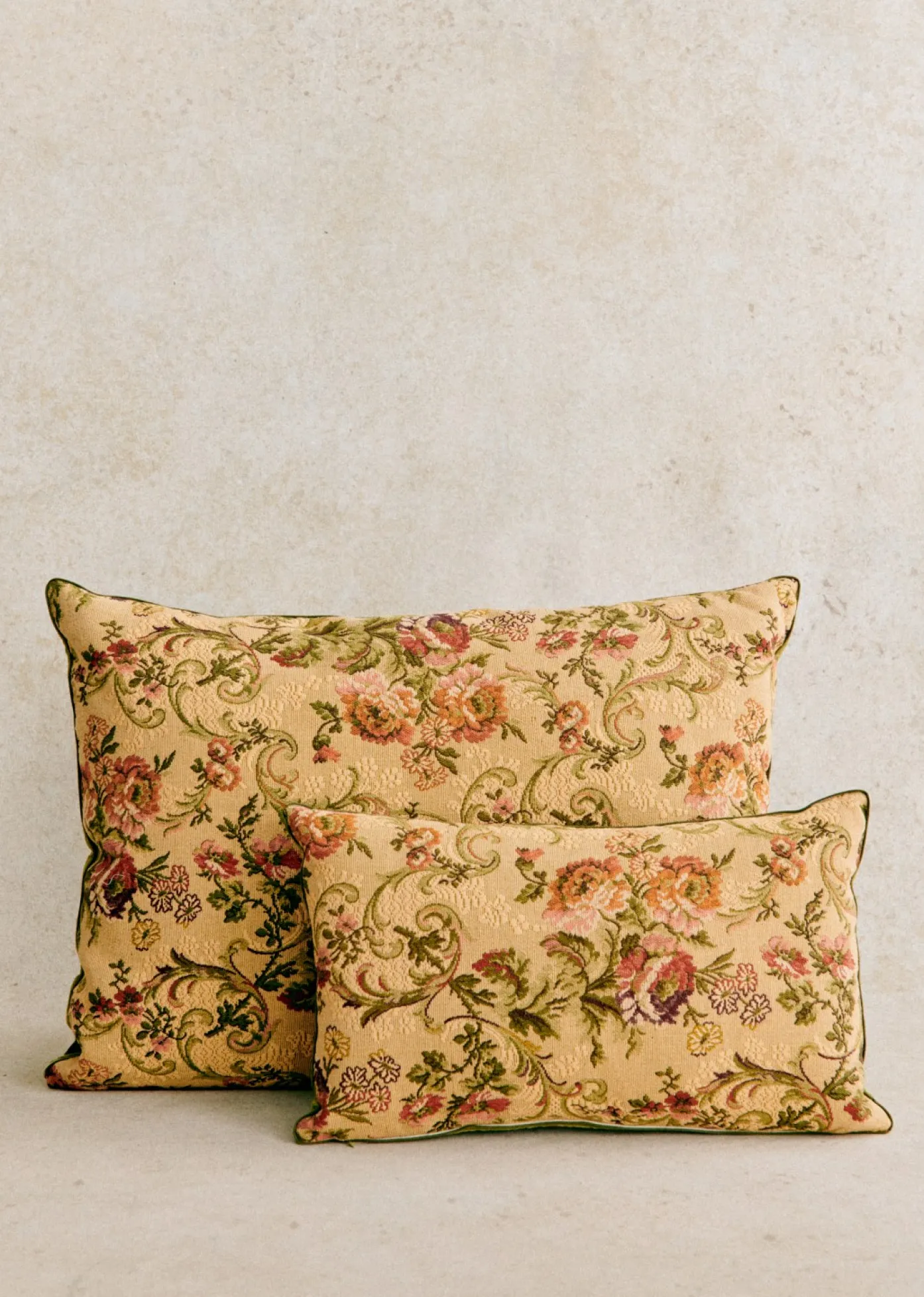 Sezane La Sélection Vintage|Les Tissus|Coussin Vintage - Petit Modèle