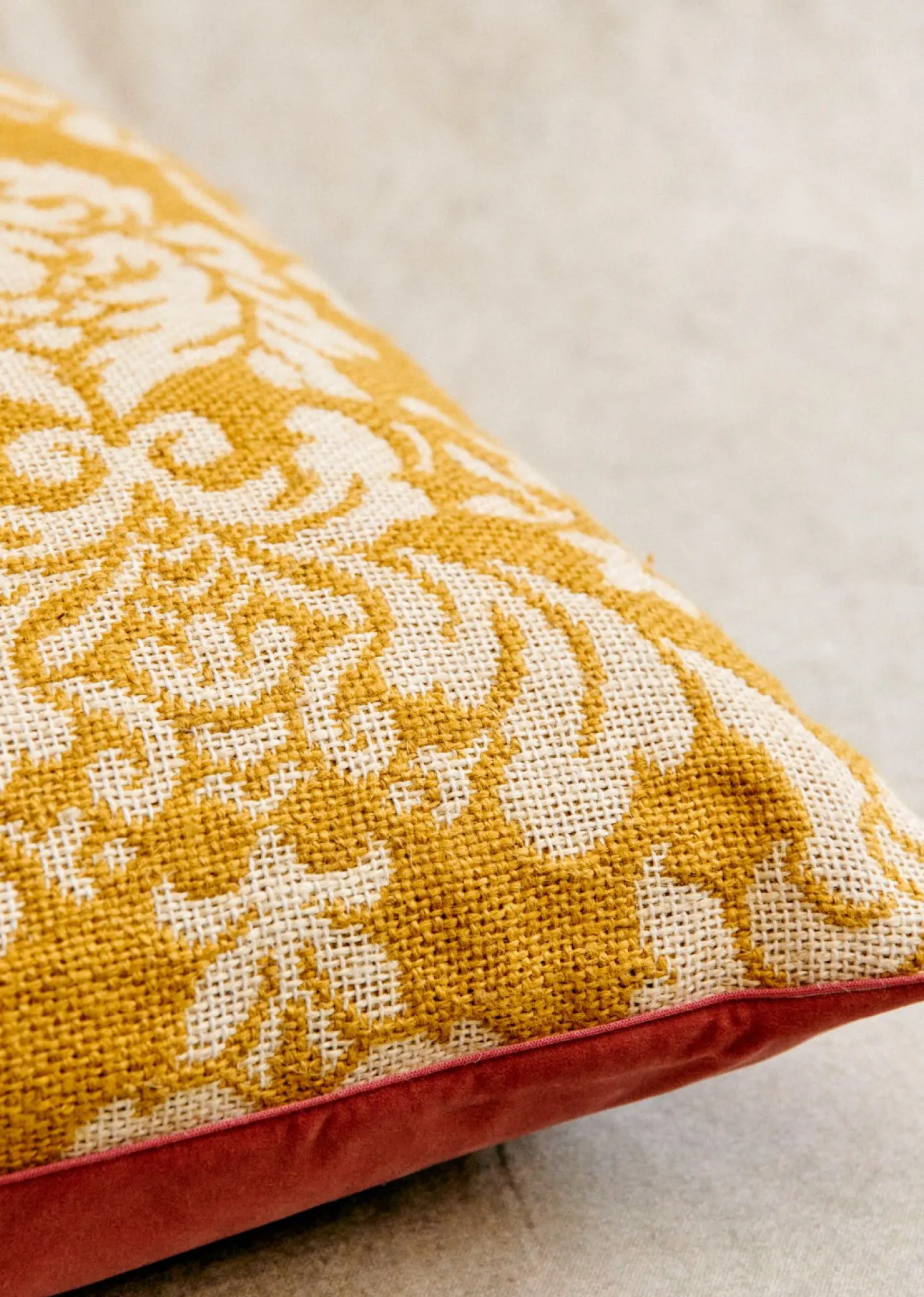 Sezane La Sélection Vintage|Les Tissus|Coussin Vintage - Très Grand Modèle