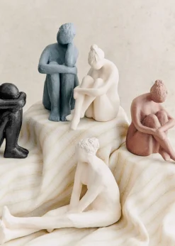 Sezane Les Invités|Sculpture Guénolée Courcoux - Femme Jambes Allongées Grand Modèle