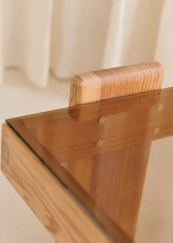 Sezane La Sélection Vintage|Table Basse Carrée Vintage Pin et verre fumé